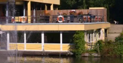Boathouse 078