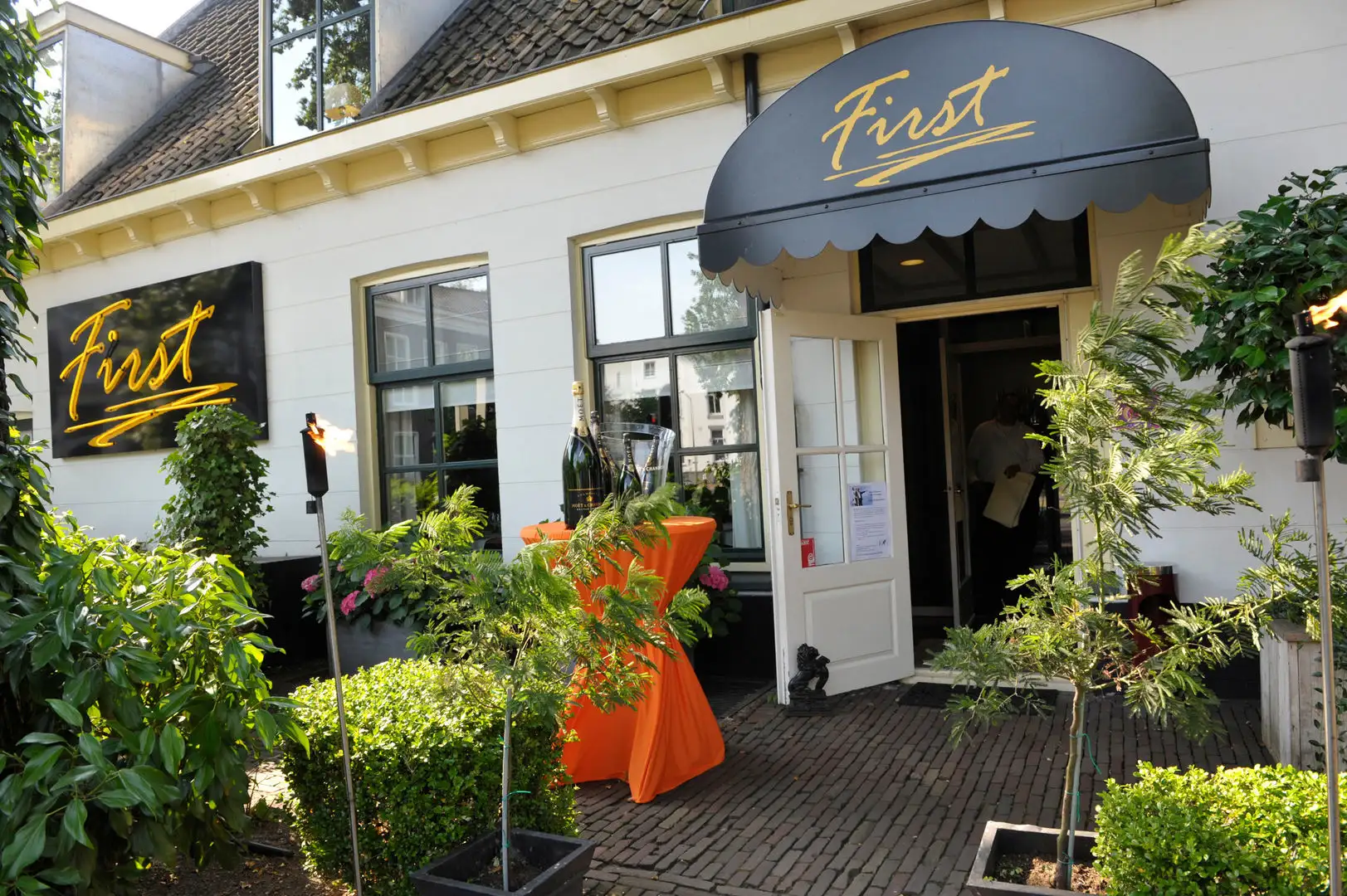 Restaurant First